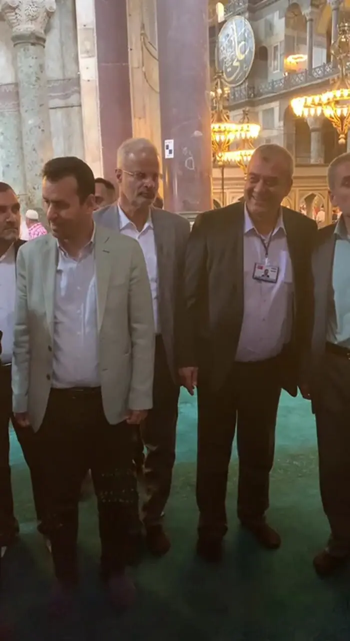 معرکه احمدی‌نژاد در قلب استانبول/ فیلم